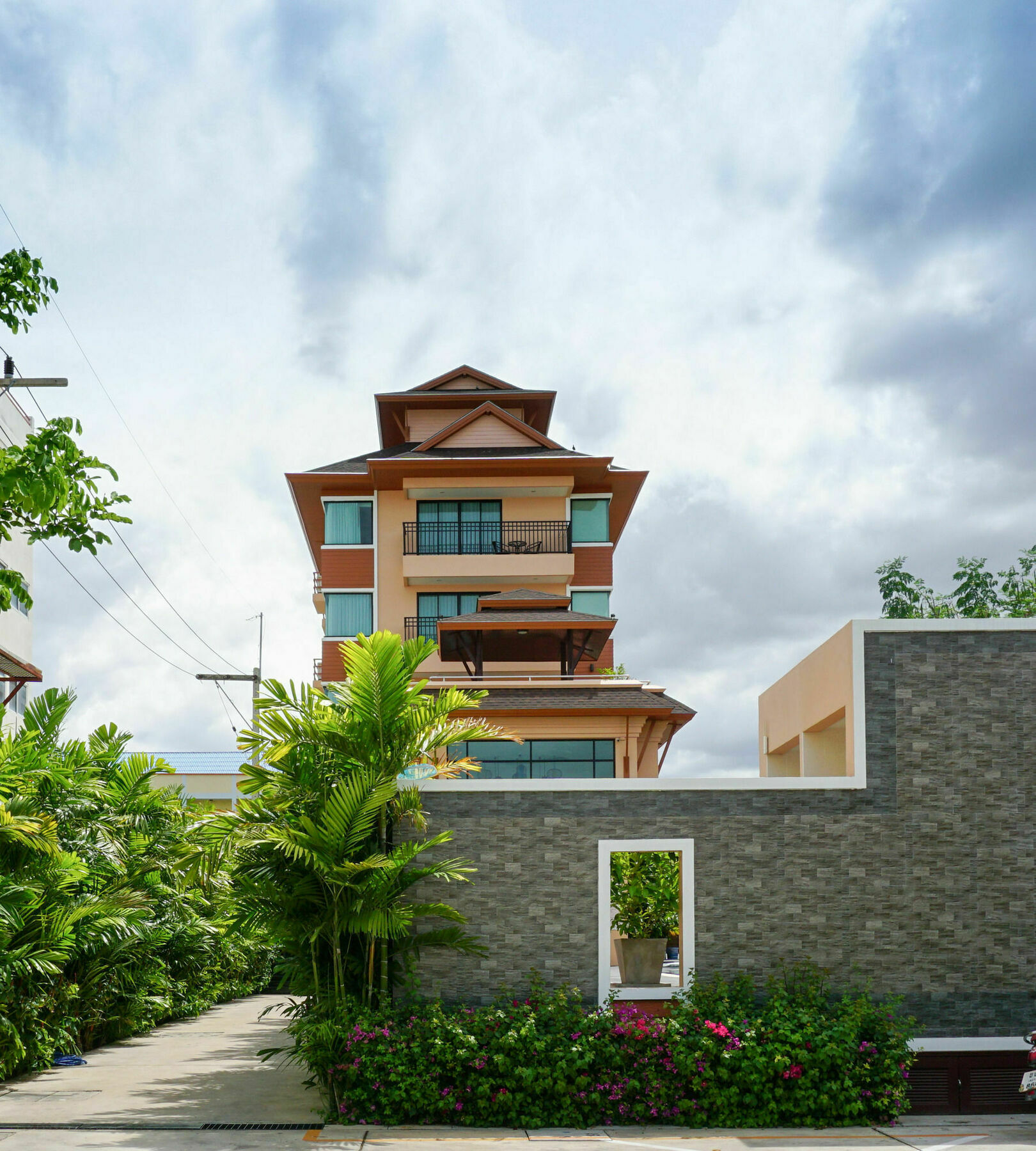 Visa Hotel Hua Hin - Sha Plus Exterior photo